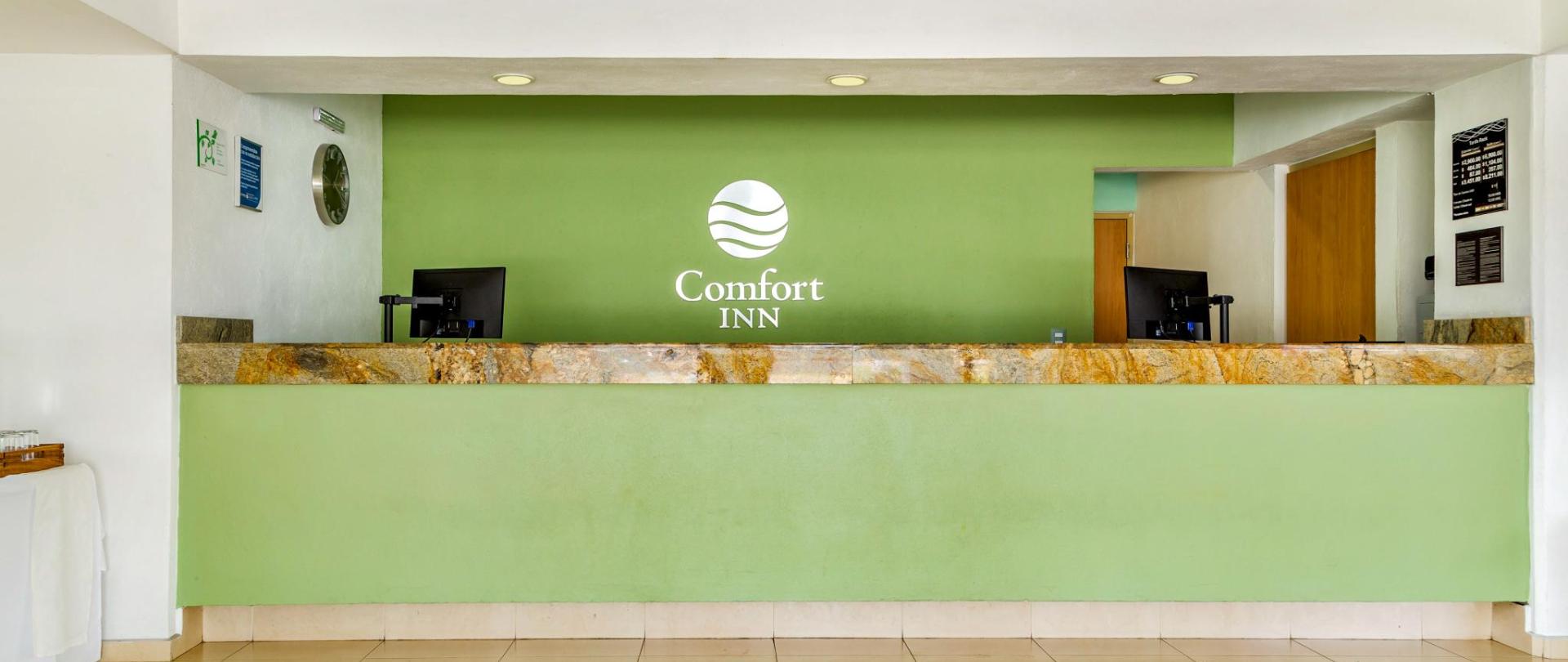 mx061lobby1.jpg